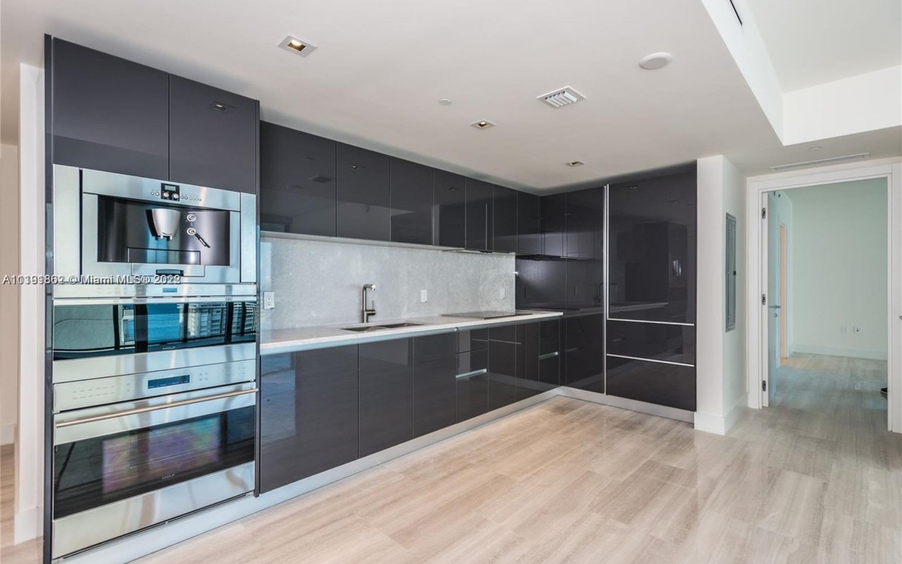 1451 Brickell Ave Unit: 1702