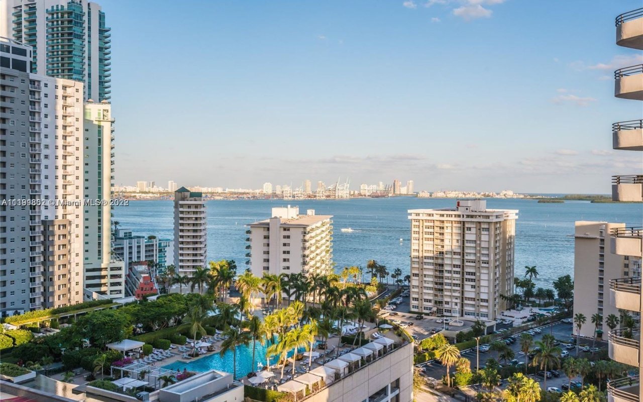 1451 Brickell Ave Unit: 1702