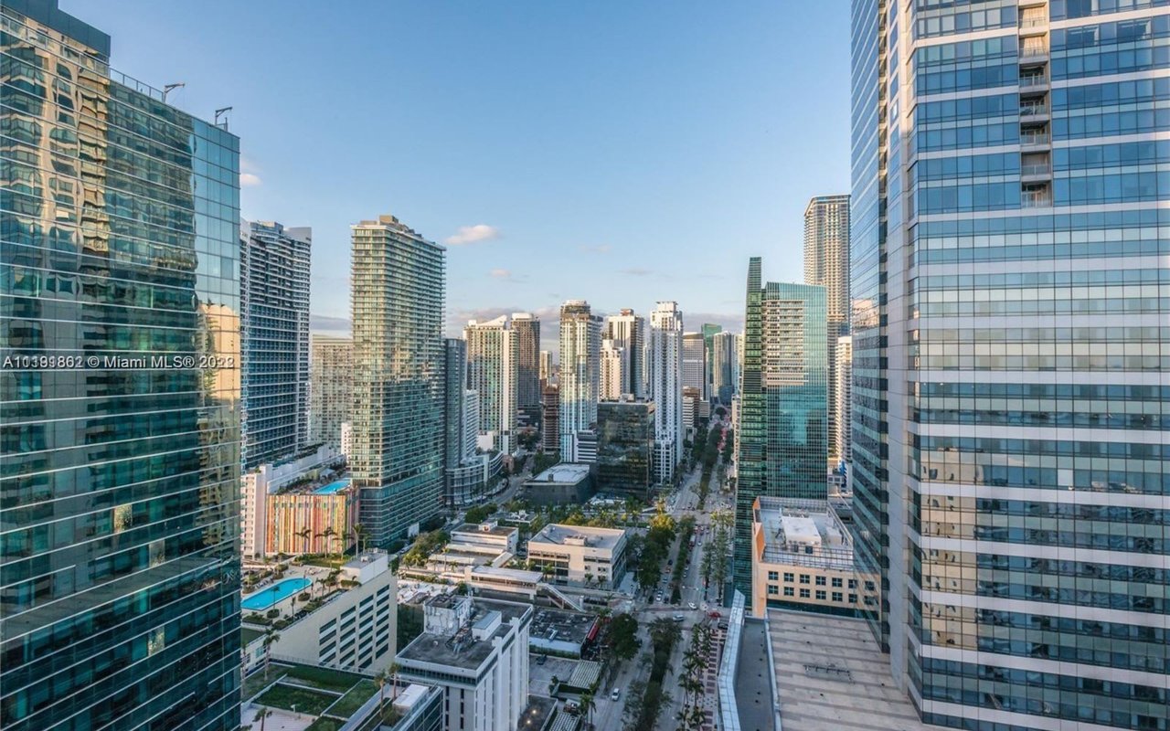 1451 Brickell Ave Unit: 1702